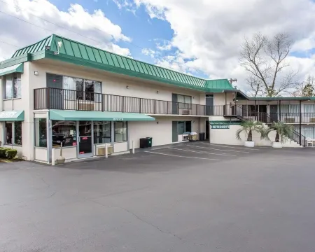 Econo-Lodge of Conway Отели рядом с достопримечательностью «Конуэй Риверуок»