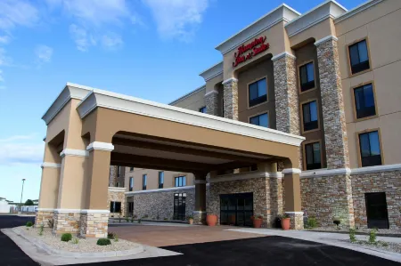 Hampton Inn & Suites Grand Forks Отели в г. Гранд Форкс