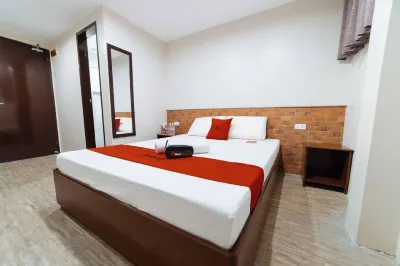 RedDoorz @ Traveler's Inn Bajada Davao Отели в г. 