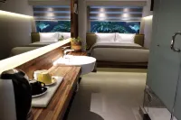 Kollektiv Hotel Sukasari 호텔