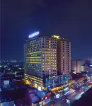 Louis Kienne Hotel Pemuda Hotels near Masjid Al-Munawaroh