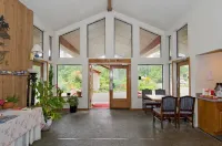 Sequim Bay Lodge Hotels in Sequim