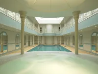The Lygon Arms - an Iconic Luxury Hotel - Pools