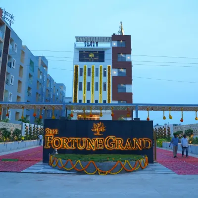 Sree Fortune Grand, Tadepalli Hotels near Kanakadurga temple