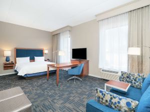 Hampton Inn & Suites Newburgh - Stewart Airport