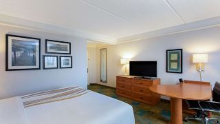 la-quinta-inn-and-suites-by-wyndham-jacksonville-butler-blvd