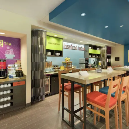 Home2 Suites by Hilton - Milwaukee Airport