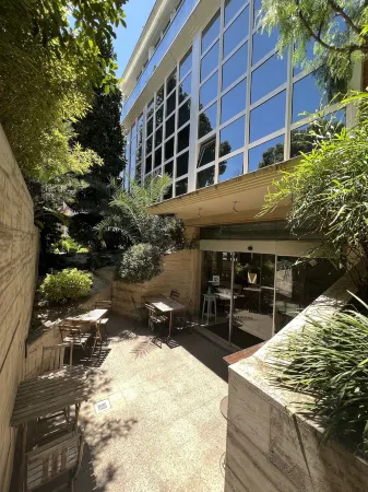 Vilana Hotel Boutique Отели рядом с достопримечательностью «Храм Святого Сердца»