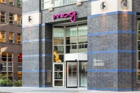 Moxy the Hague Отели рядом со станцией Центральная железнодорожная станция Гааг