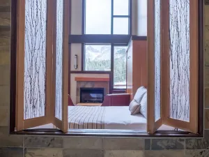 Sunshine Mountain Lodge