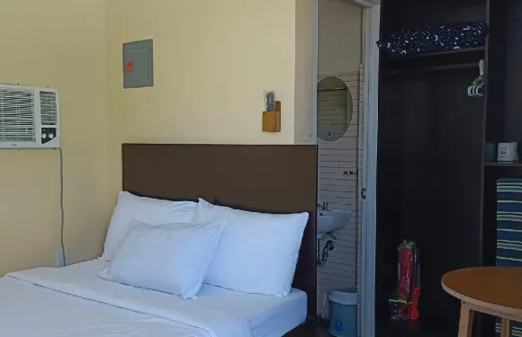 藍色卵石海灘度假村