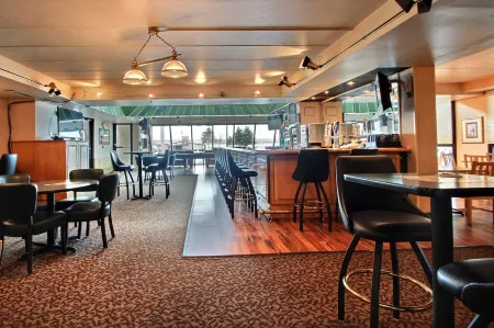 Best Western Executive Inn Отели рядом с достопримечательностью «Парк Симмонс Айленд»