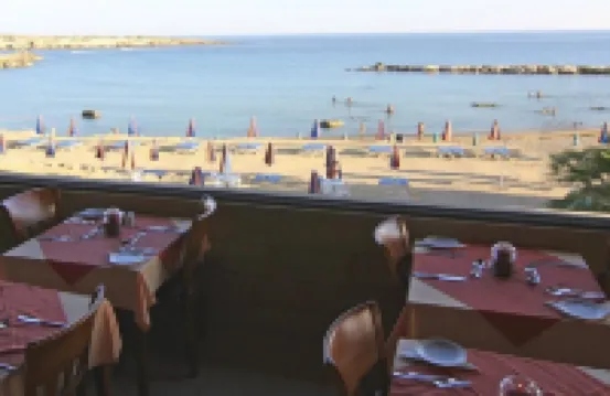 卡洛利亞海灘酒店公寓