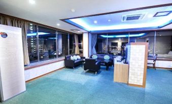 Tongyeong Tourist Hotel - Housity