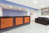 Super 8 by Wyndham Kenosha/Pleasant Prairie Hotels in Pleasant Prairie