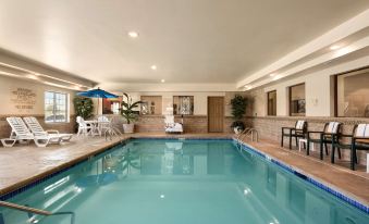 Country Inn & Suites by Radisson, Minot, ND