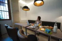 Central Hotel Hotel di Nimes