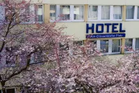 Hotel am Düsseldorfer Platz Hotels in der Nähe von Märchenzoo Ratingen