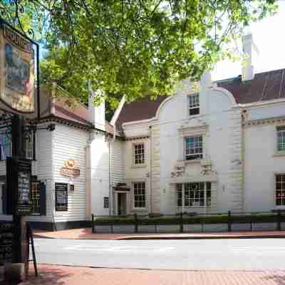 Greyhound Hotel Hotel Exterior