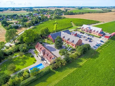 Flädie Mat & Vingård Hotels in 