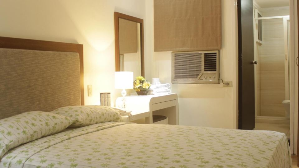 Ridgecrest Gardens Hotel