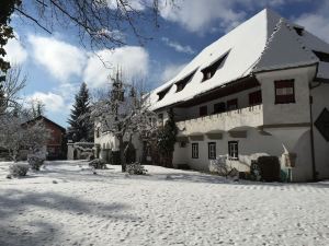 Hotel Schloss Leonstain