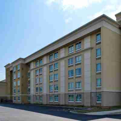 Holiday Inn Martinsburg Hotel Exterior