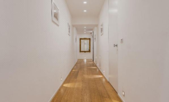 RG7 Apartments
