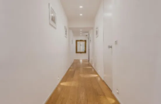 RG7 Apartments