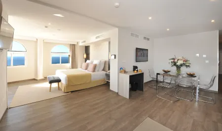Hotel Salobreña Suites