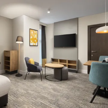 Staybridge Suites LONDON - VAUXHALL by IHG Отели рядом с достопримечательностью «Кеннингтон»
