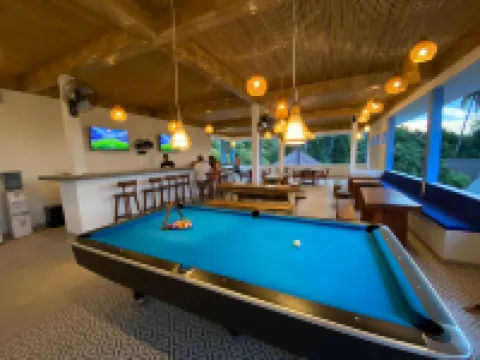 Kura Kura Divers Lodge Hoteles cerca de Jemeluk Beach