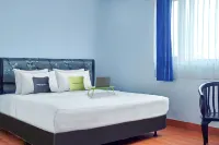 Urbanview Hotel Istana Bangun Jagad Indramayu by RedDoorz Hotel dekat Pantai Tiris Indramayu