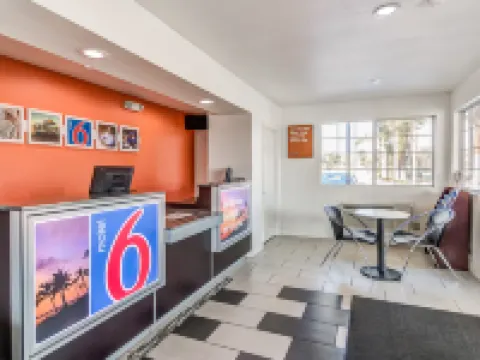 Motel 6 Visalia, CA Hotels in Visalia