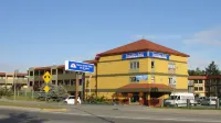 Americas Best Value Inn & Suites Anchorage Airport - balcony