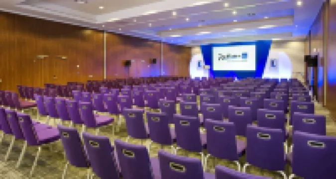 Radisson Blu Hotel, East Midlands Airport - parking