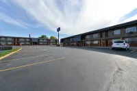 Americas Best Value Inn-Wall - parking