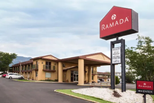 Ramada by Wyndham Flagstaff East Hotels in 
