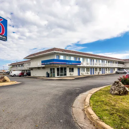 Motel 6 Ardmore, OK