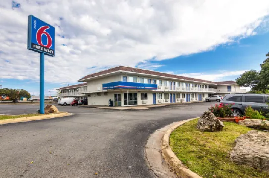 Motel 6 Ardmore, OK