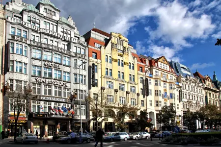 Ambassador Zlata Husa Отели рядом с достопримечательностью «Памятник Святому Вацлаву»