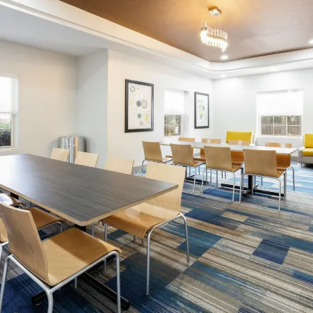 Holiday Inn Express & Suites WILLIAMSBURG by IHG