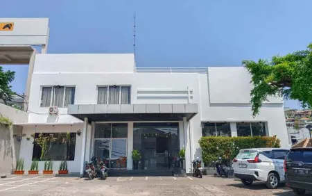 Tugu Indah Hotel Semarang Отели в г. Ngaliyan
