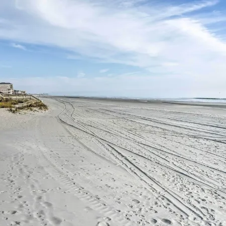 Below Deck Beach House Walk to the Ocean!