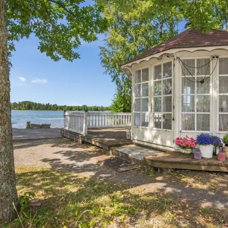 Lake Suite