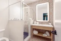 Lily Hall Hotels in Pensacola