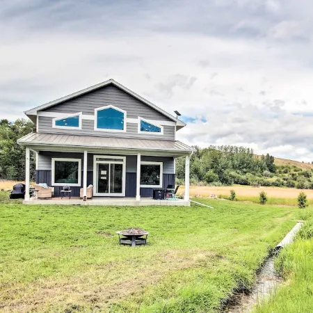 Red Lodge Home w/ Patio ~ 1 Mi from Downtown!
