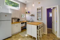 Waterfront Hood Canal Cottage Steps to the Beach!