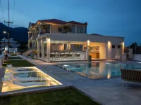 Sole Mare Hotels near شاطئ ماربل