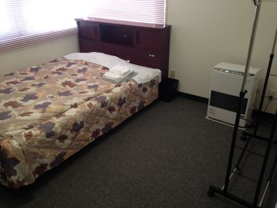 セミダブルルーム ビジネスホテル きたぐにの写真